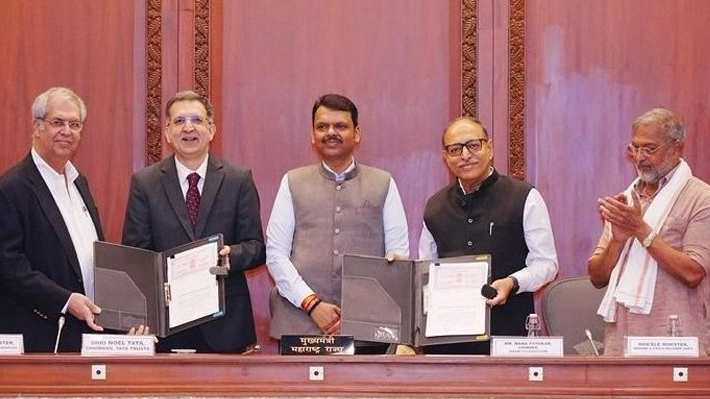 From left: Mr. Noel N. Tata, Chairman, Tata Trusts; Mr. Siddharth Sharma, CEO, Tata Trusts; Shri Devendra Fadnavis, Hon’ble Chief Minister, Government of Maharashtra; Mr. Ganesh Patil, Secretary, Soil and Water Conservation Department, Government of Maharashtra; and Mr. Nana Patekar, Actor and Founder, Naam Foundation.
