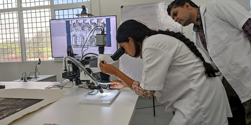 Shivanand Trimbakkar, one of the ACI conservators, teaching identification of prints during the 3-month Training Course in Conservation of Paper at Museum of Art and Photography, Bangalore.